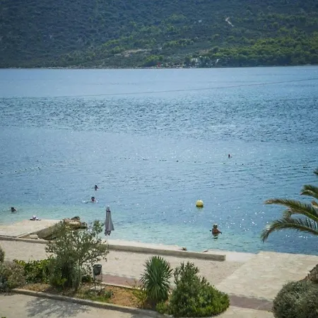 Arc - 5 M From Beach