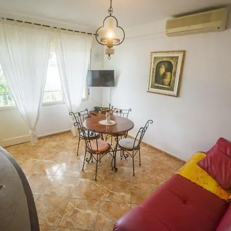 Arc - 5 M From Beach * Poljica (Trogir)