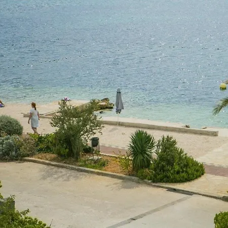Arc - 5 M From Beach *